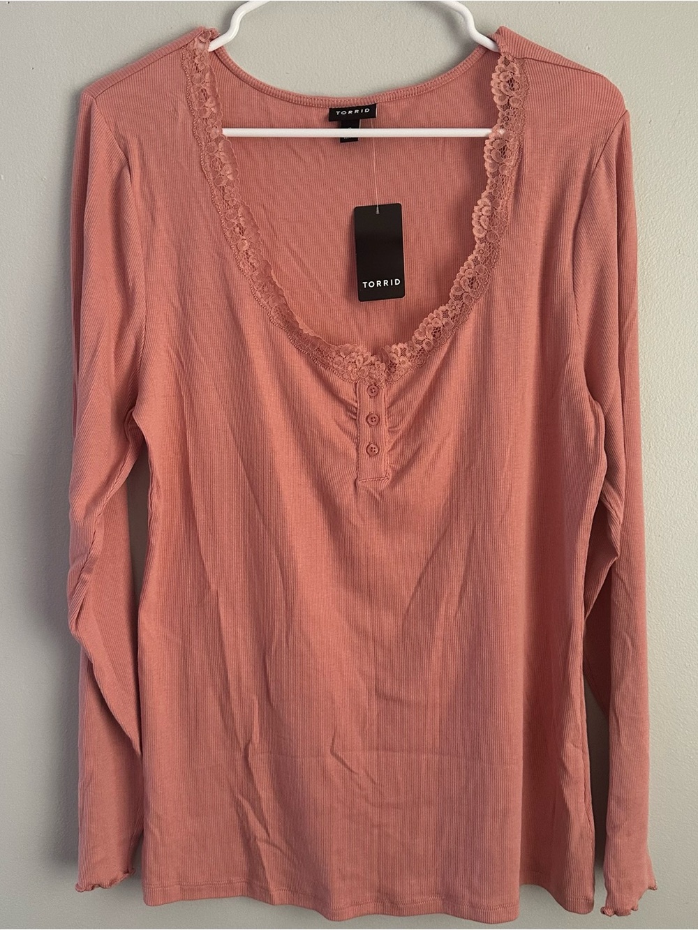 Torrid 2 NWT Pink Lace Rib Scoop Neck Henley Long Sleeve Top Women’s 2x 2xl